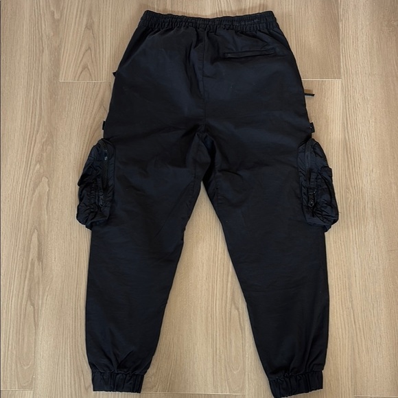 Bershka ASOS Men's Black Pocketed Elastic Cargo Pants - Picture 8 of 9